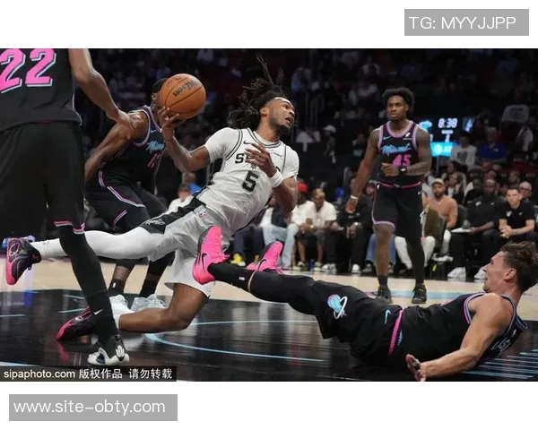 马刺背靠背遭遇魔术比赛延迟夏洛特滞留之旅的艰辛与挑战